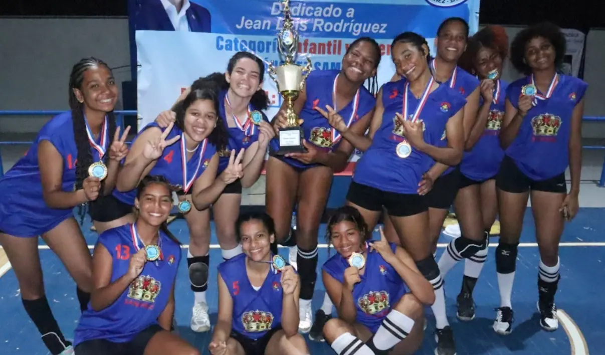 juprosa-gana-torneo-voleibol