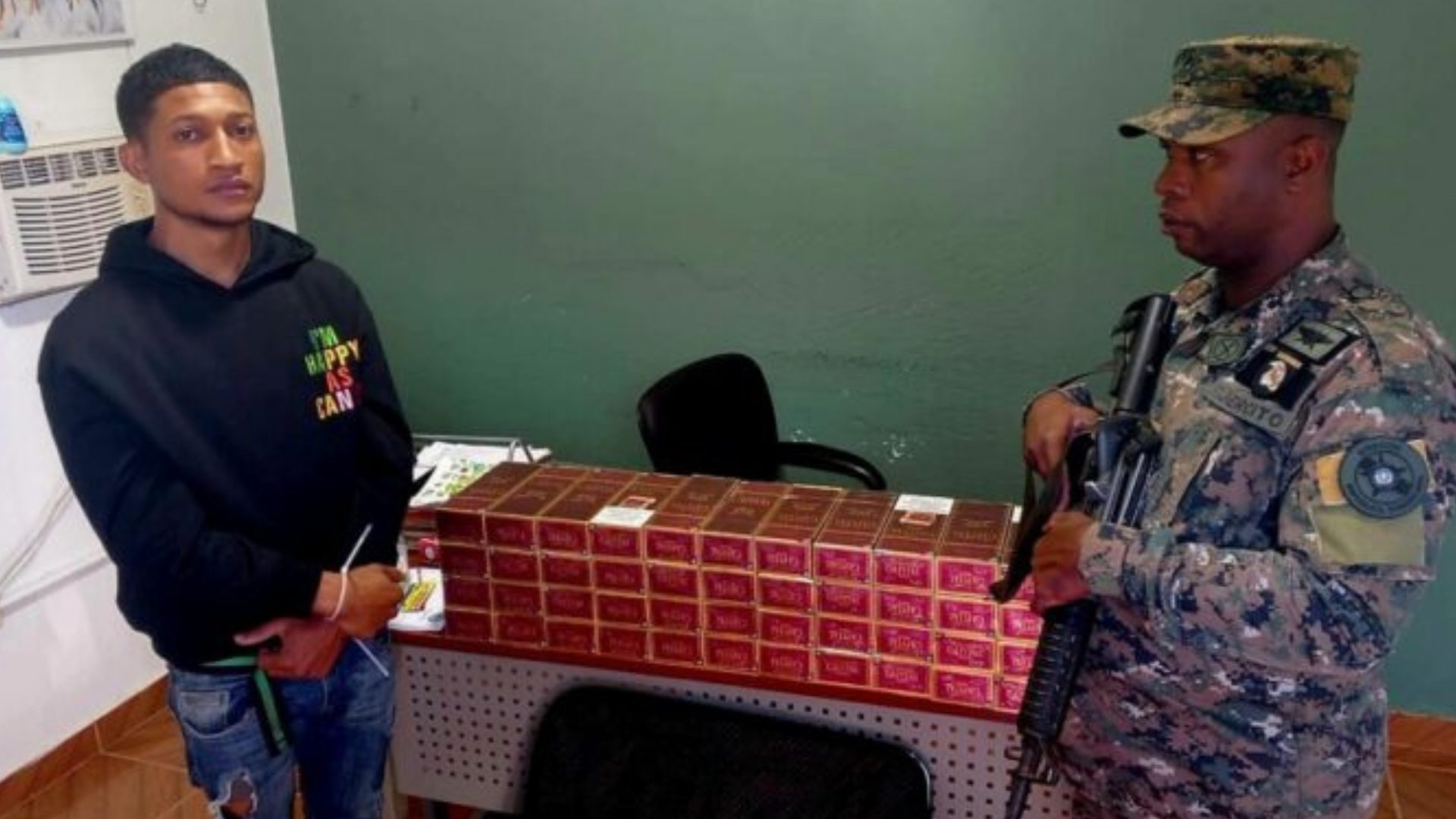 encuentran-contrabando-de-45,000-cigarrillos-escondidos-en-una-carga-de-naranjas
