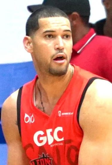 leones-mantienen-racha-de-victorias;-metros-se-sublevan