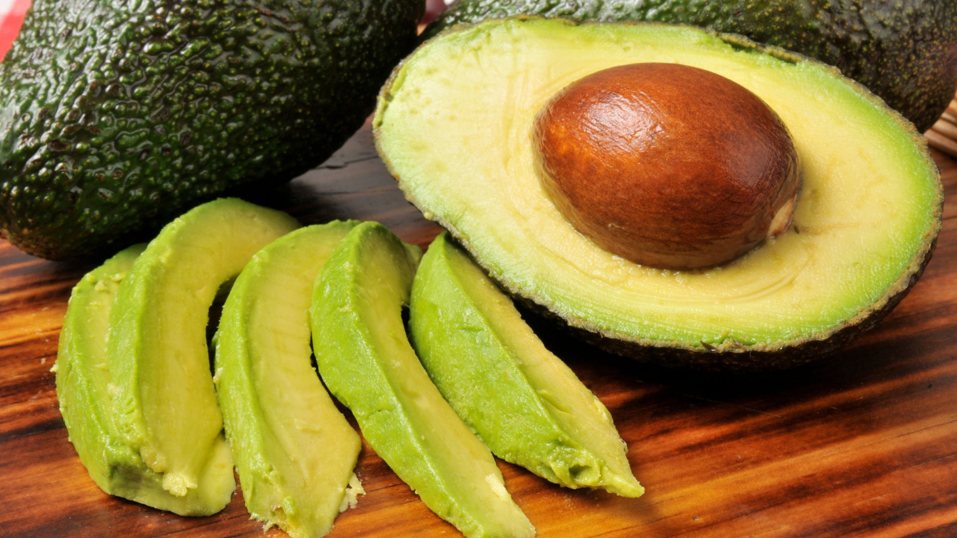 ¡hoy-es-el-dia-del-aguacate!-el-superalimento-que-cuida-tu-corazon,-tu-mente…-¡y-tu-paladar!
