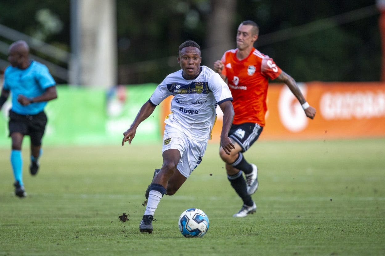 pantoja,-cibao-fc-y-salcedo-mantienen-dura-batalla-por-supremacia-del-futbol-dominicano