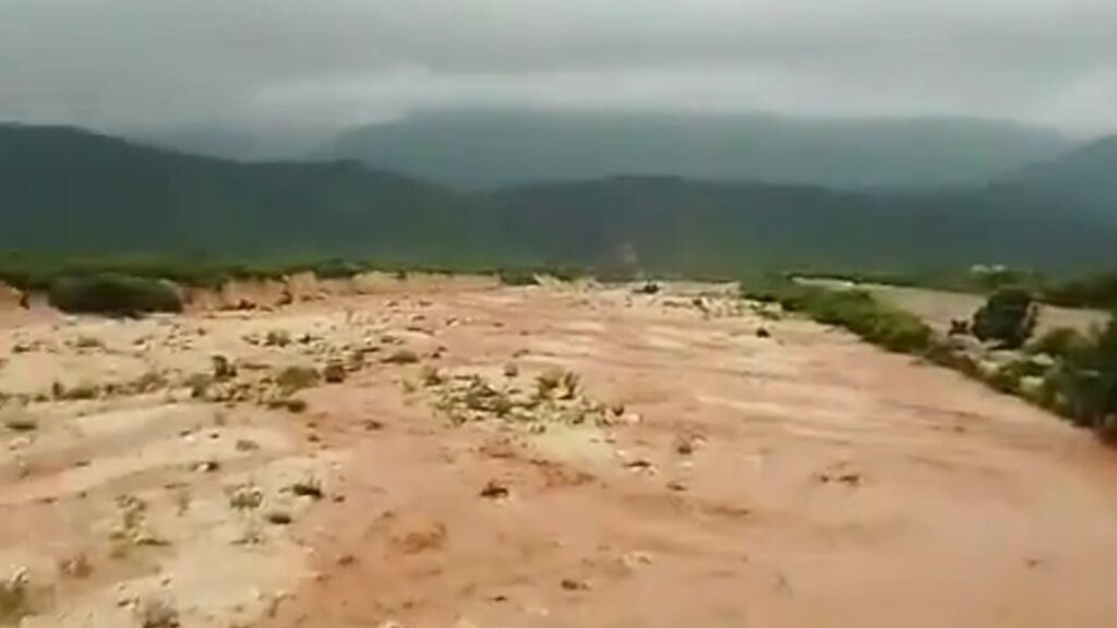 video:-crecida-del-rio-blanco-preocupa-a-residentes-de-jimani,-provincia-independencia