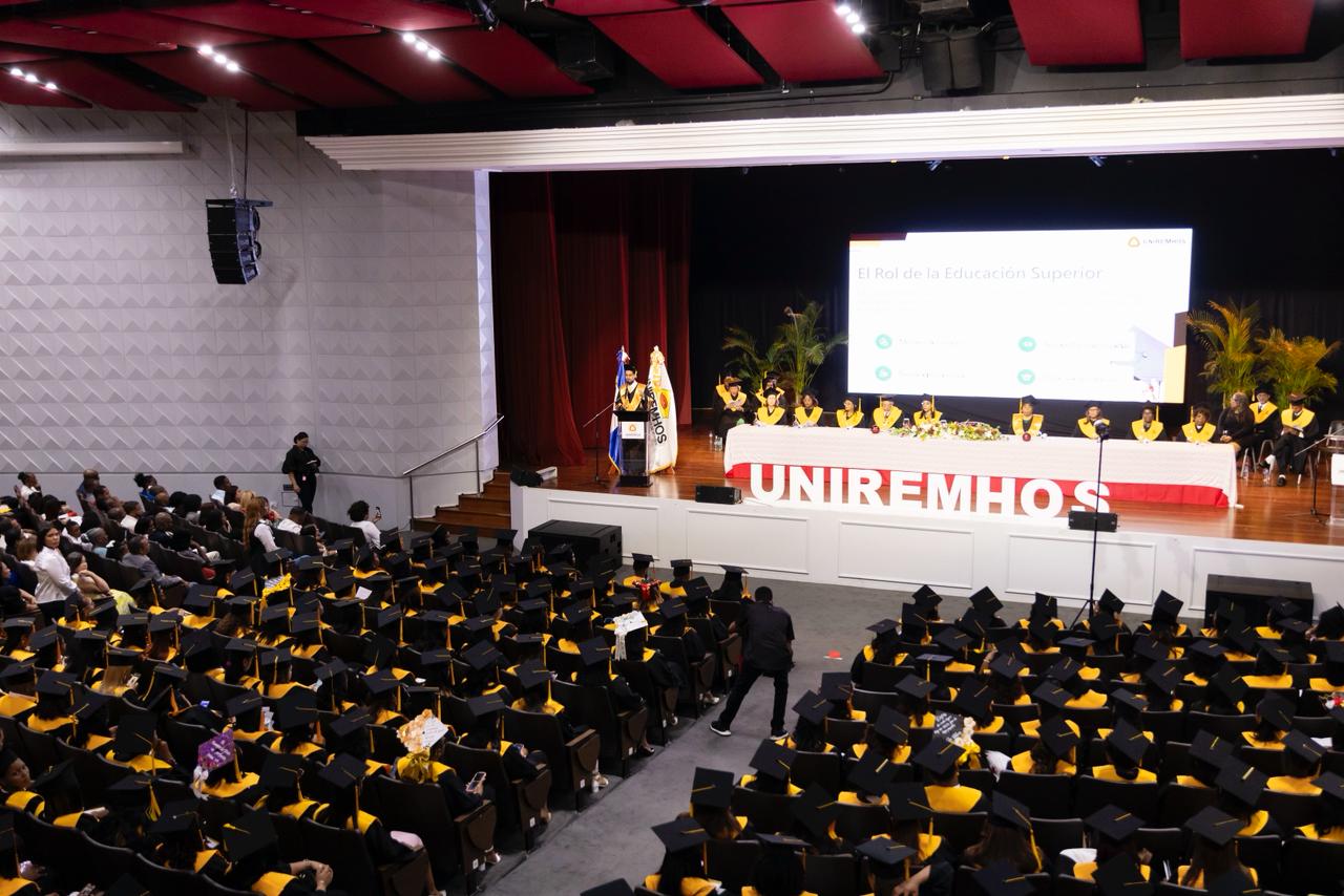 uniremhos-gradua-540-profesionales-de-grado-y-postgrado