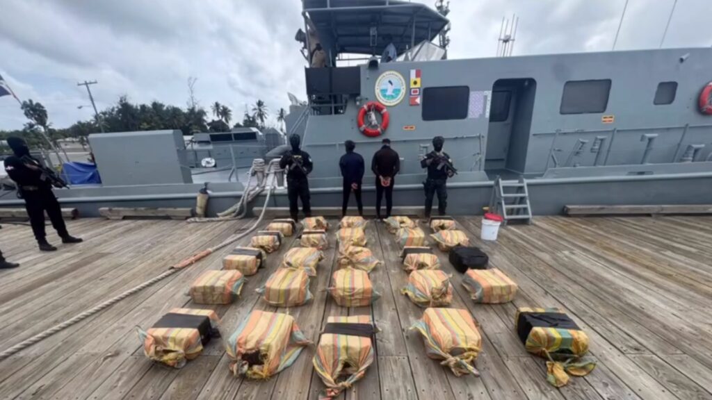 ¡golpe-al-narcotrafico!-incautan-650-paquetes-de-presunta-cocaina-en-costas-de-bani
