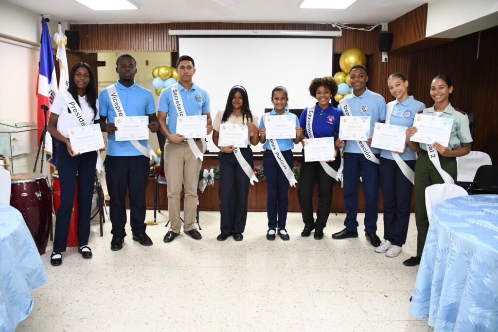 regional-10-conforma-consejo-estudiantil-2025-2026;-busca-mejora-en-la-convivencia-escolar