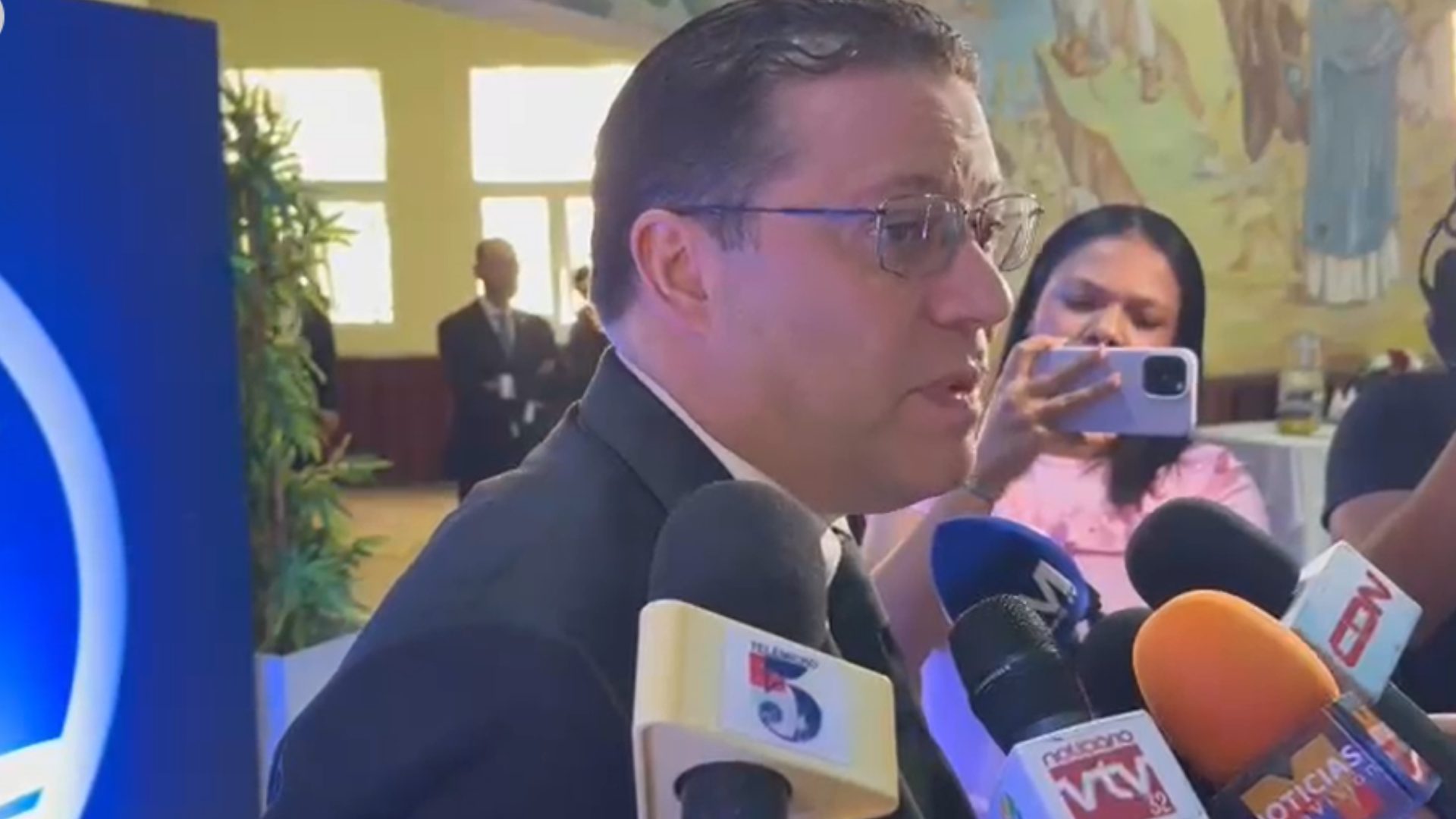 video:-«somos-un-pais-de-leyes-y-reglas»,-dice-yayo-sanz-lovaton-en-el-aniversario-de-la-constitucion