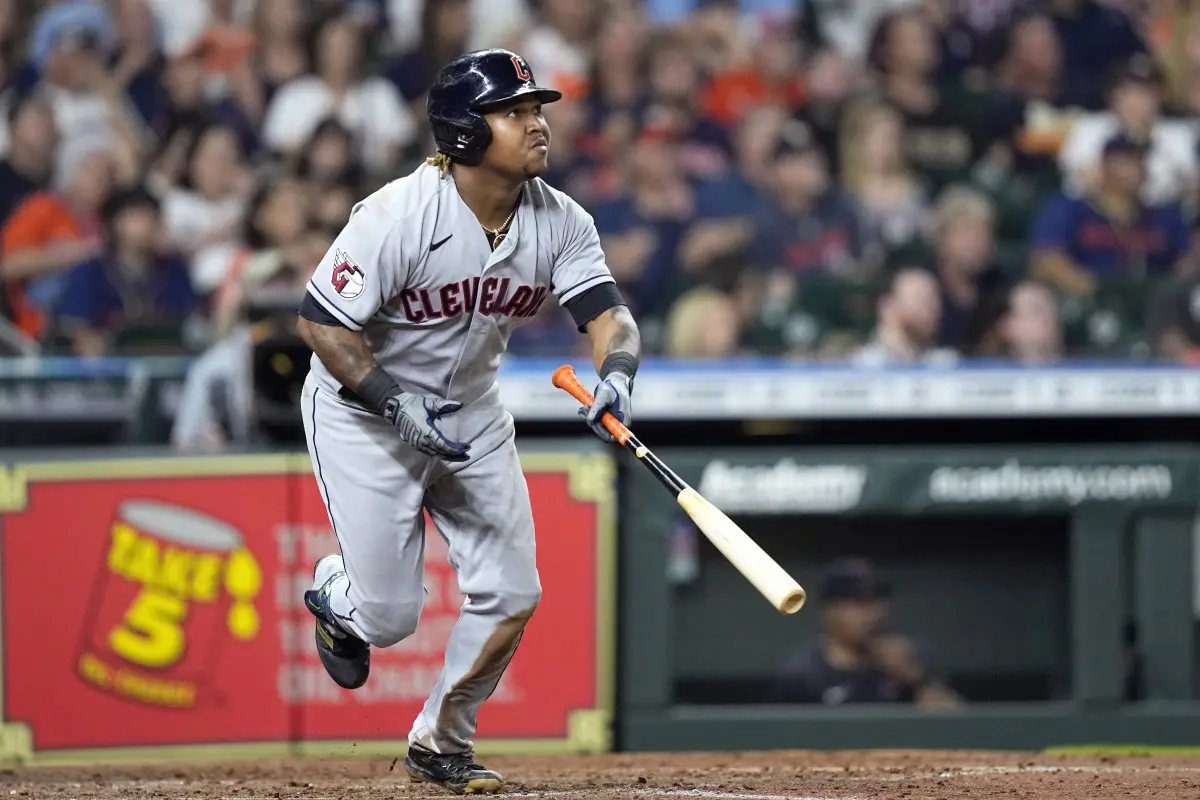 jose-ramirez-gana-su-sexto-bate-de-plata