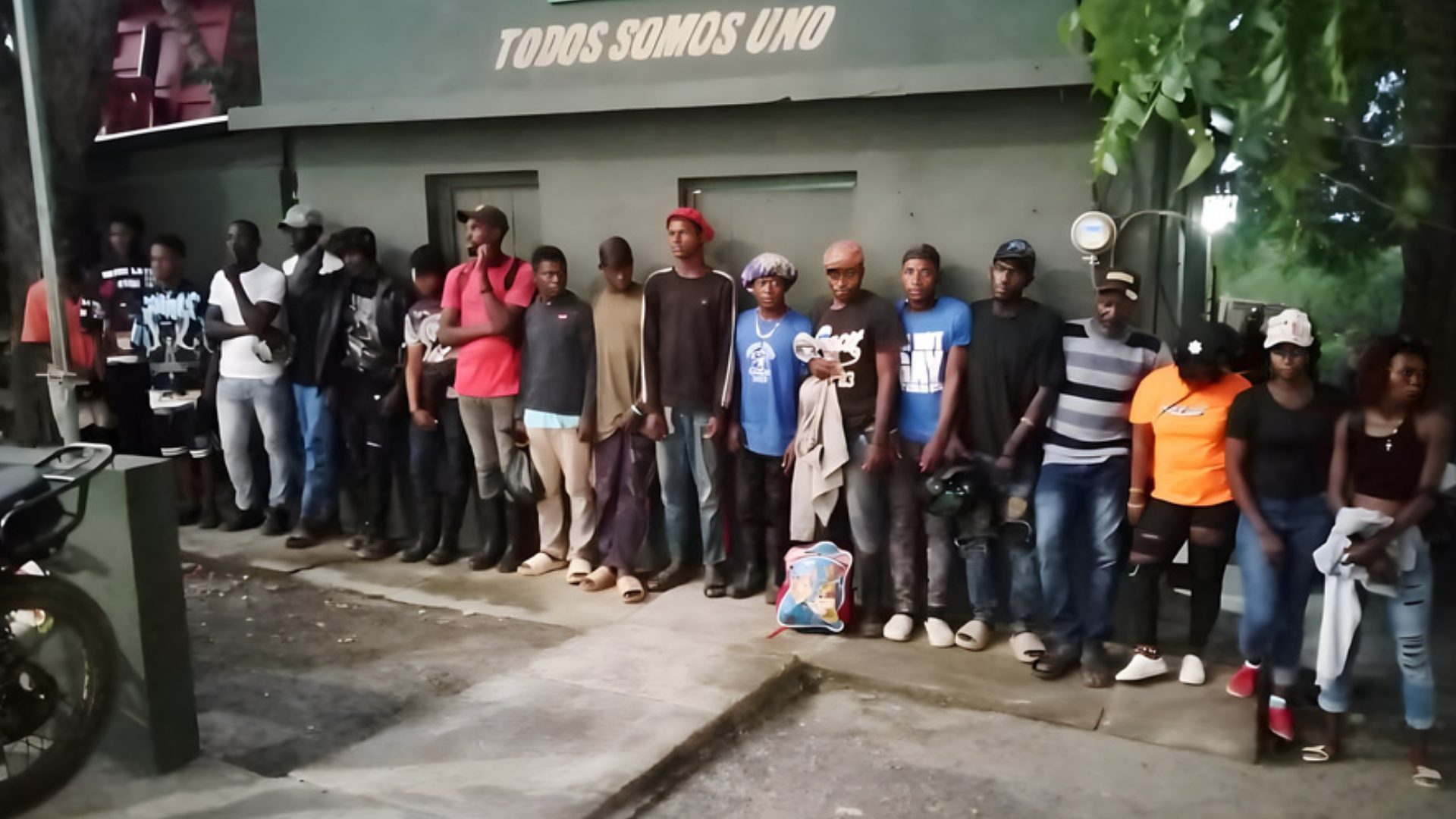 ejercito-detiene-19-haitianos-indocumentados-en-hatillo-palma,-provincia-montecristi