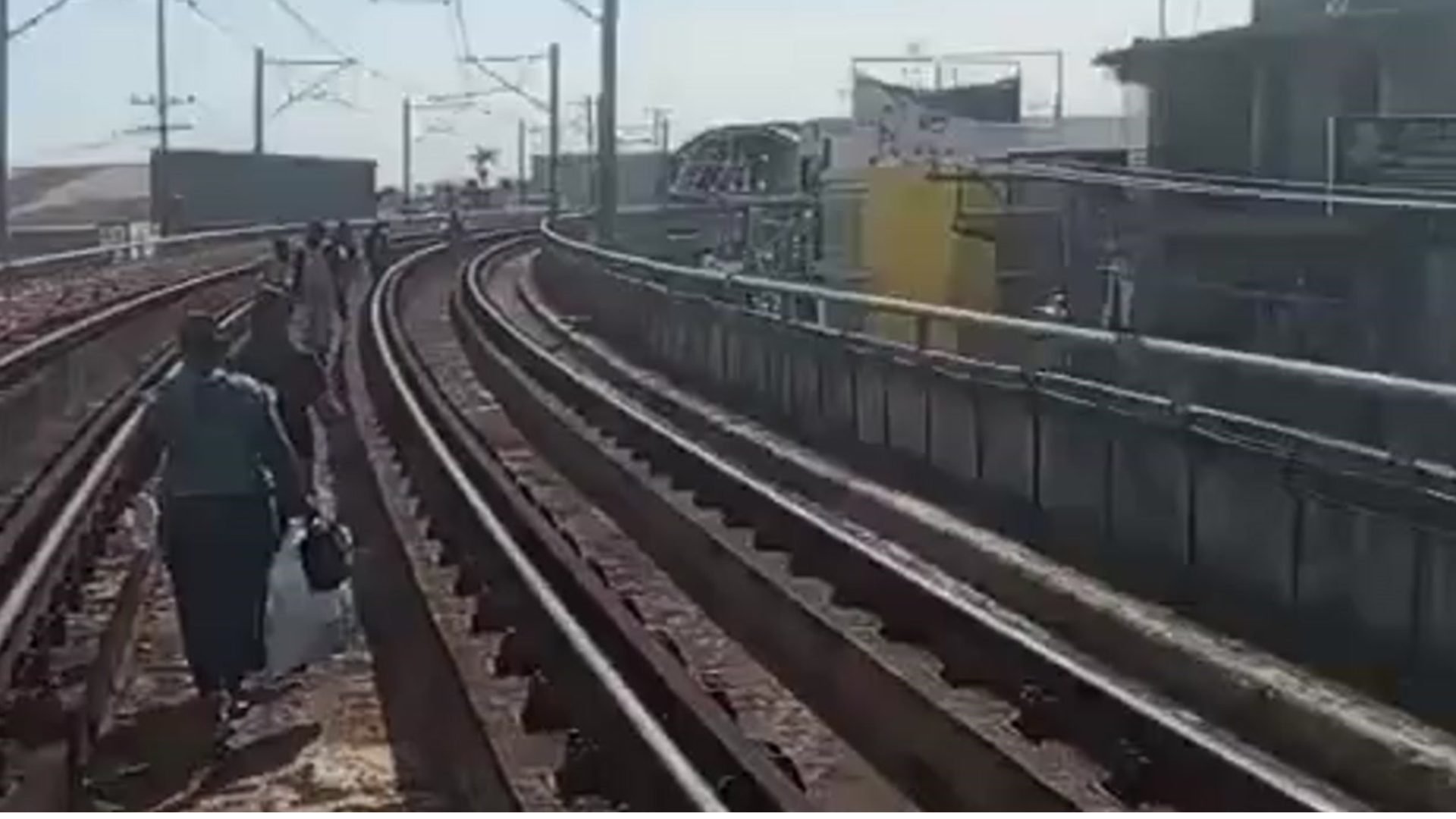 video:-desmontan-usuarios-del-metro-de-santo-domingo-en-villa-mella-tras-apagon