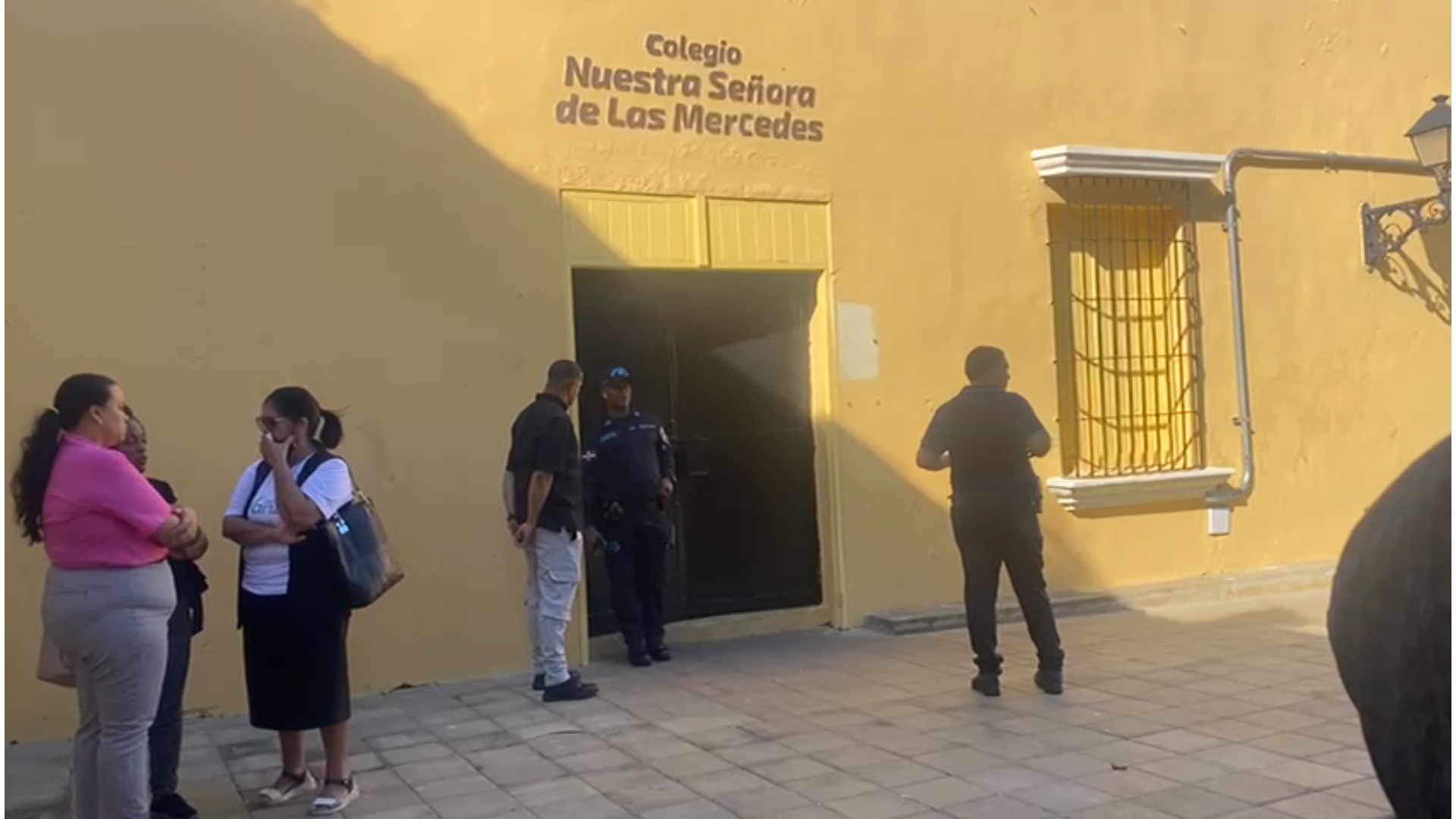 tragedia-en-colegio:-guardia-de-seguridad-es-hallado-muerto-tras-supuesto-suicidio-en-la-zona-colonial