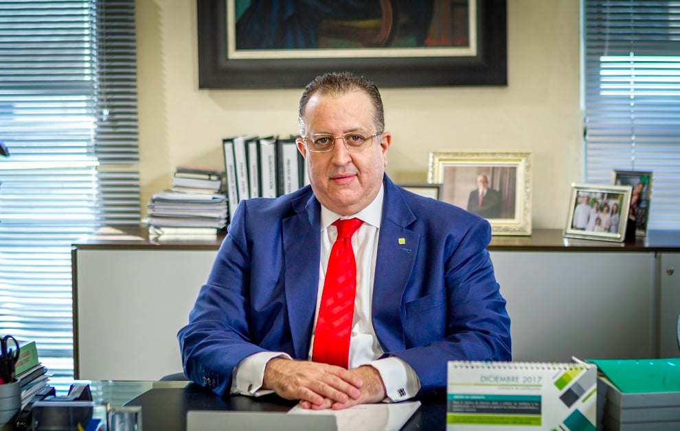 ministro-de-hacienda-asegura-que-rd-no-esta-al-borde-de-una-crisis,-pero-urge-una-reforma-para-impulsar-la-inversion-clave