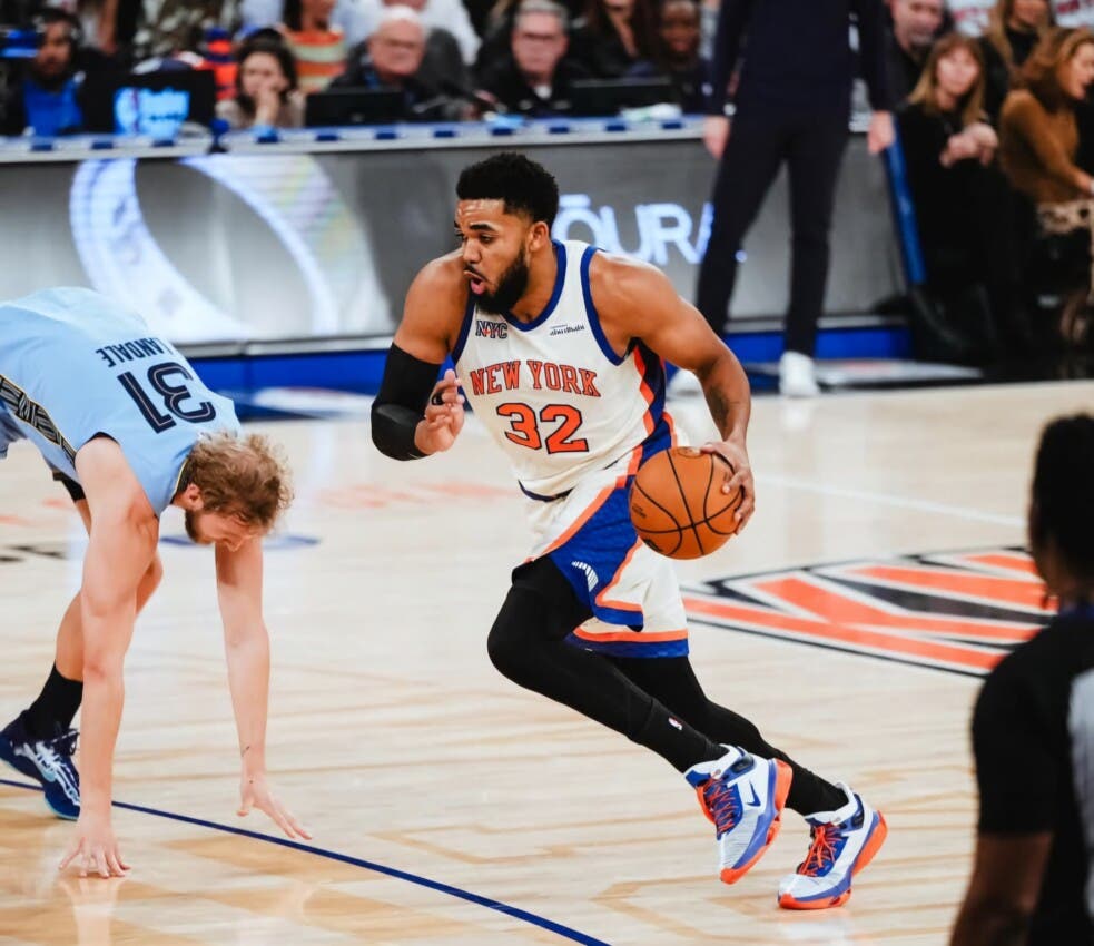 karl-towns-anota-21-y-toma-13-rebotes