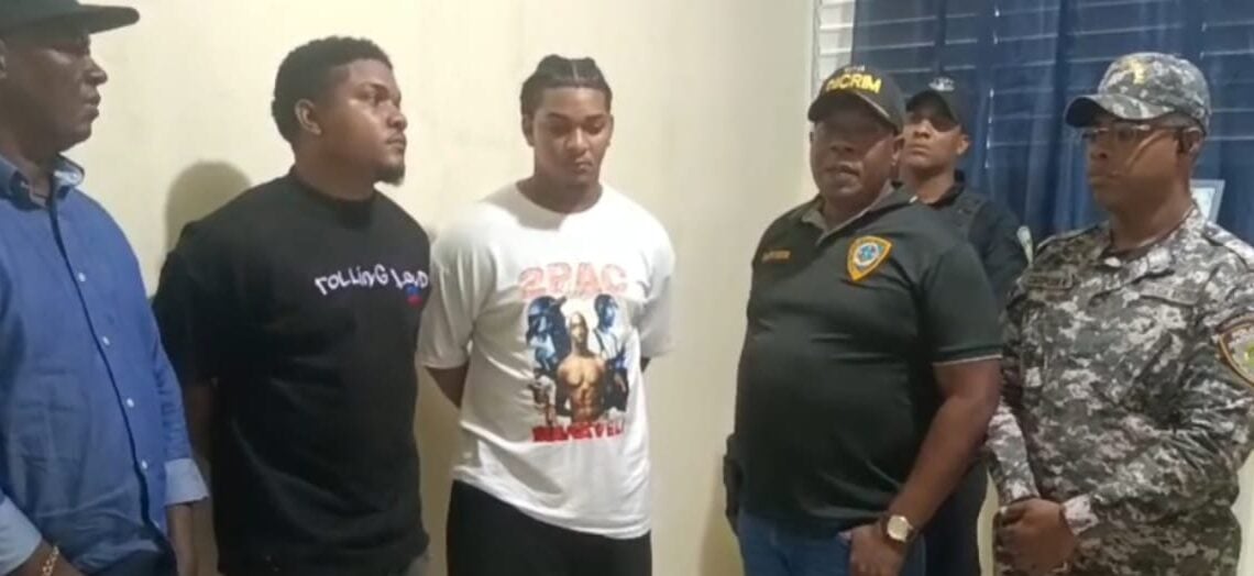 video:-se-entregan-hermanos-acusados-de-matar-a-un-vigilante-en-samana