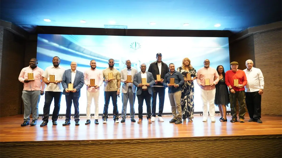 cod-reconoce-a-los-inmortales-del-deporte-dominicano-clase-2025-durante-almuerzo-de-bienvenida