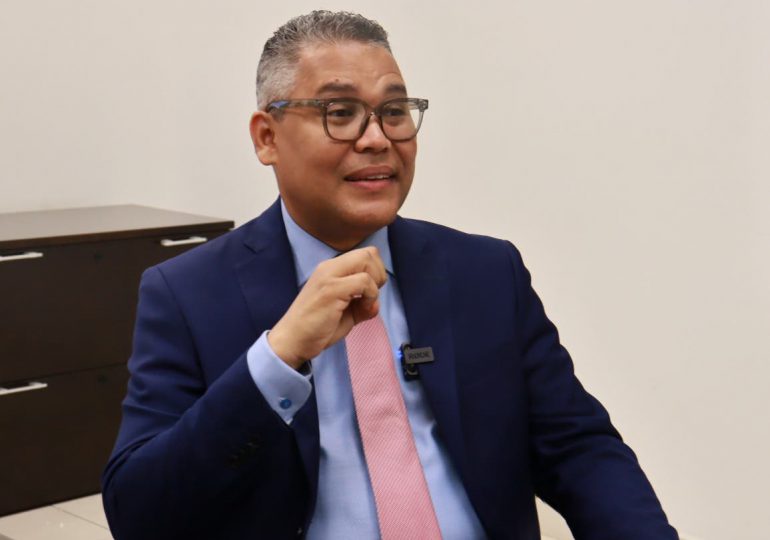 carlos-pena-propone-usar-fondos-destinados-a-partidos-politicos-para-indexar-salarios-de-los-trabajadores