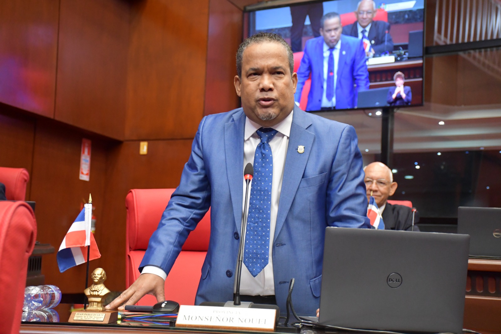 senador-hector-acosta-«el-torito»,-un-fenomeno-de-liderazgo-genuino