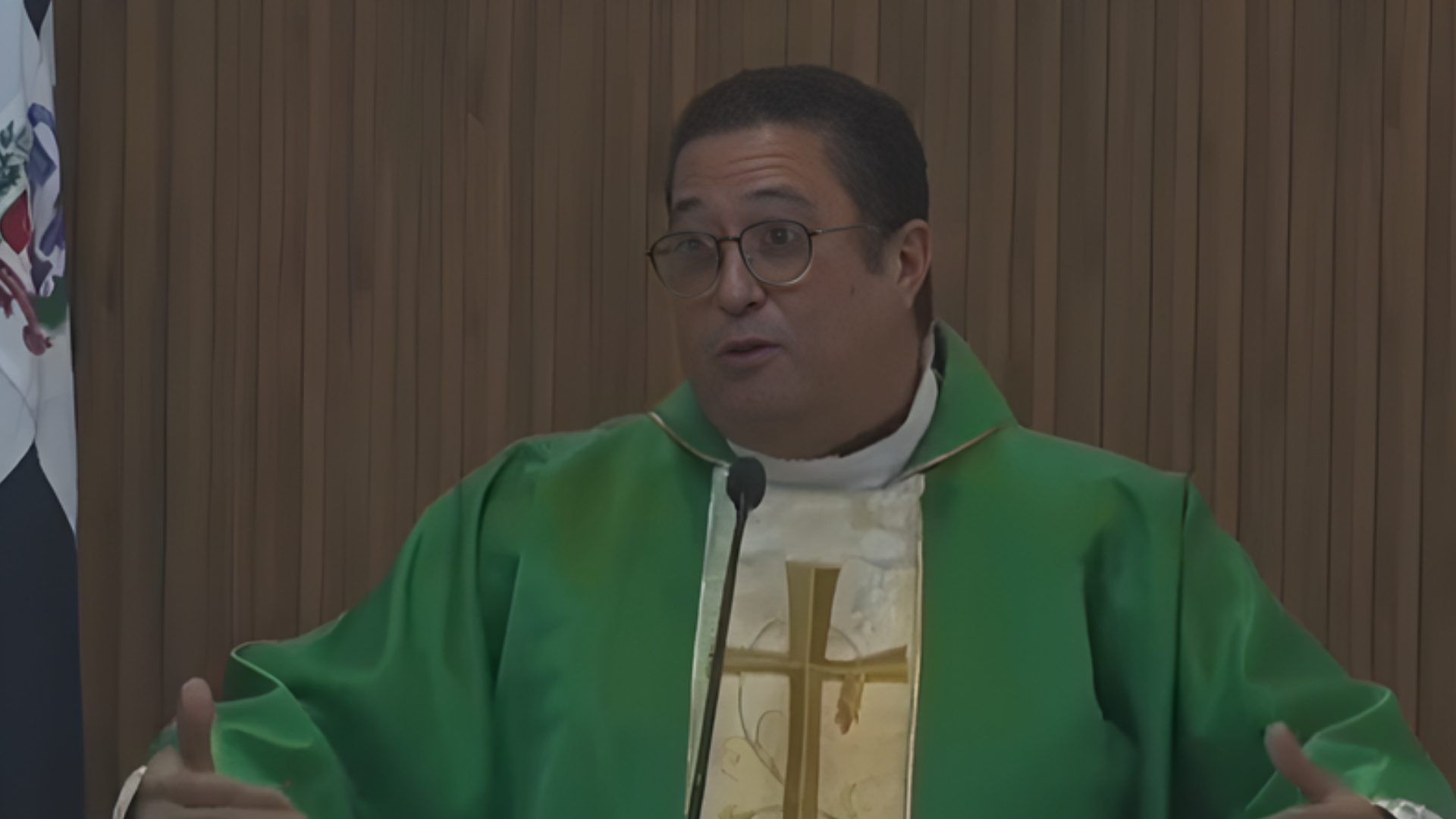 video:-parroco-denuncia-supuestos-atropellos-policiales-en-gaspar-hernandez,-espaillat