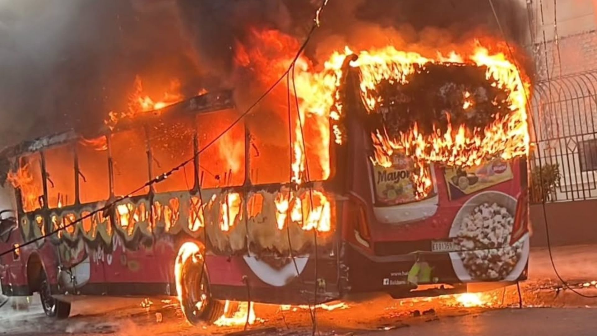 omsa-confirma-incendio-de-autobus-en-el-distrito-nacional;-no-hubo-personas-heridas