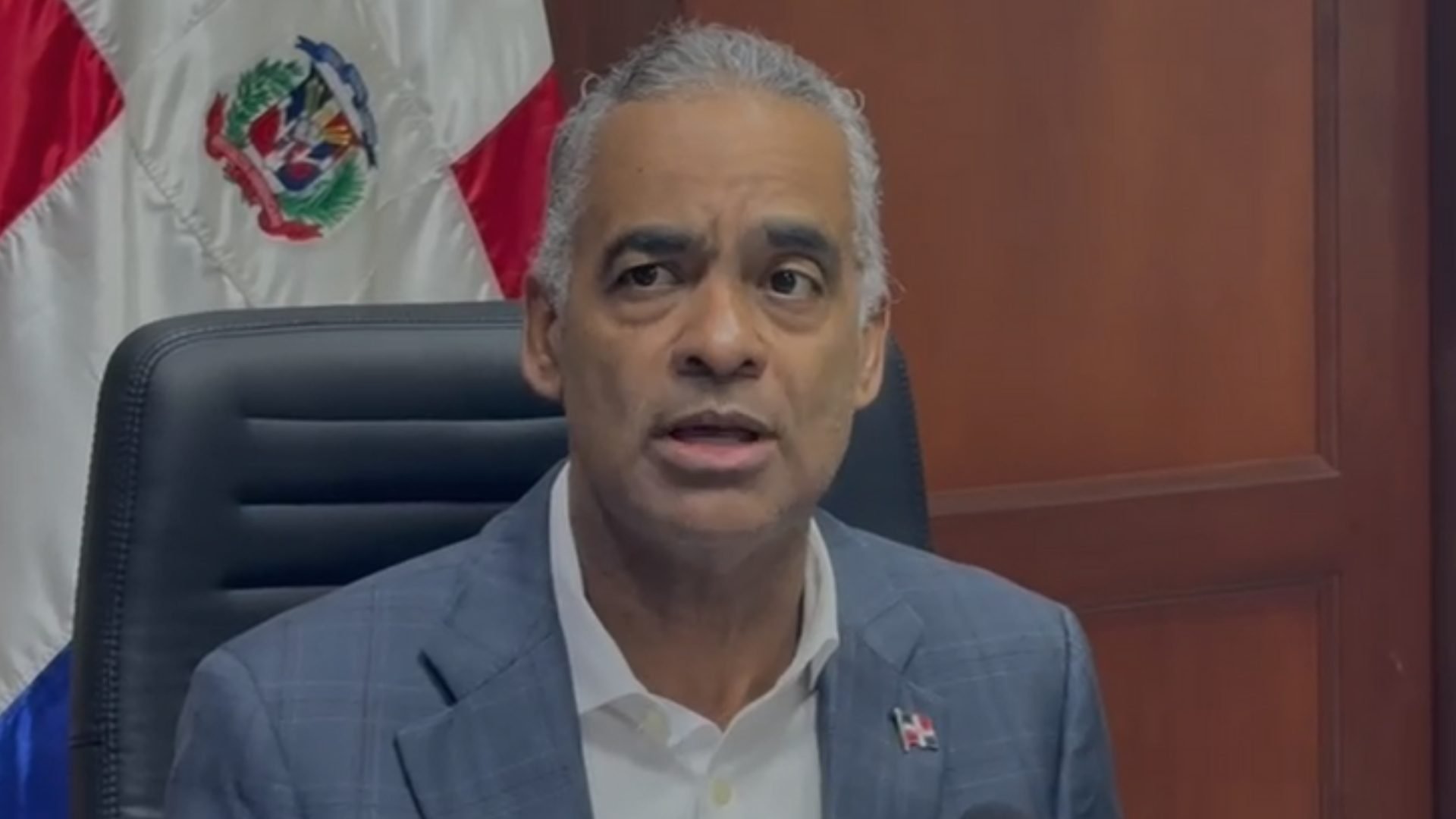 video:-ministro-de-energia-asegura-que-no-se-dejara-presionar-por-sectores-sobre-el-manejo-del-servicio-electrico