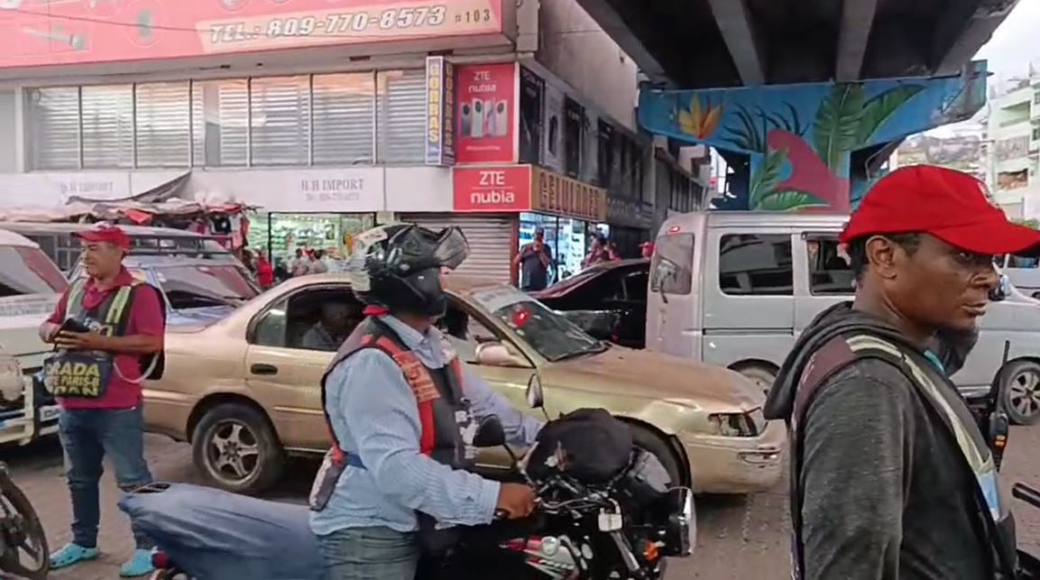 motoristas-rechazan-nuevo-requisito-de-cascos-certificados-por-su-alto-costo