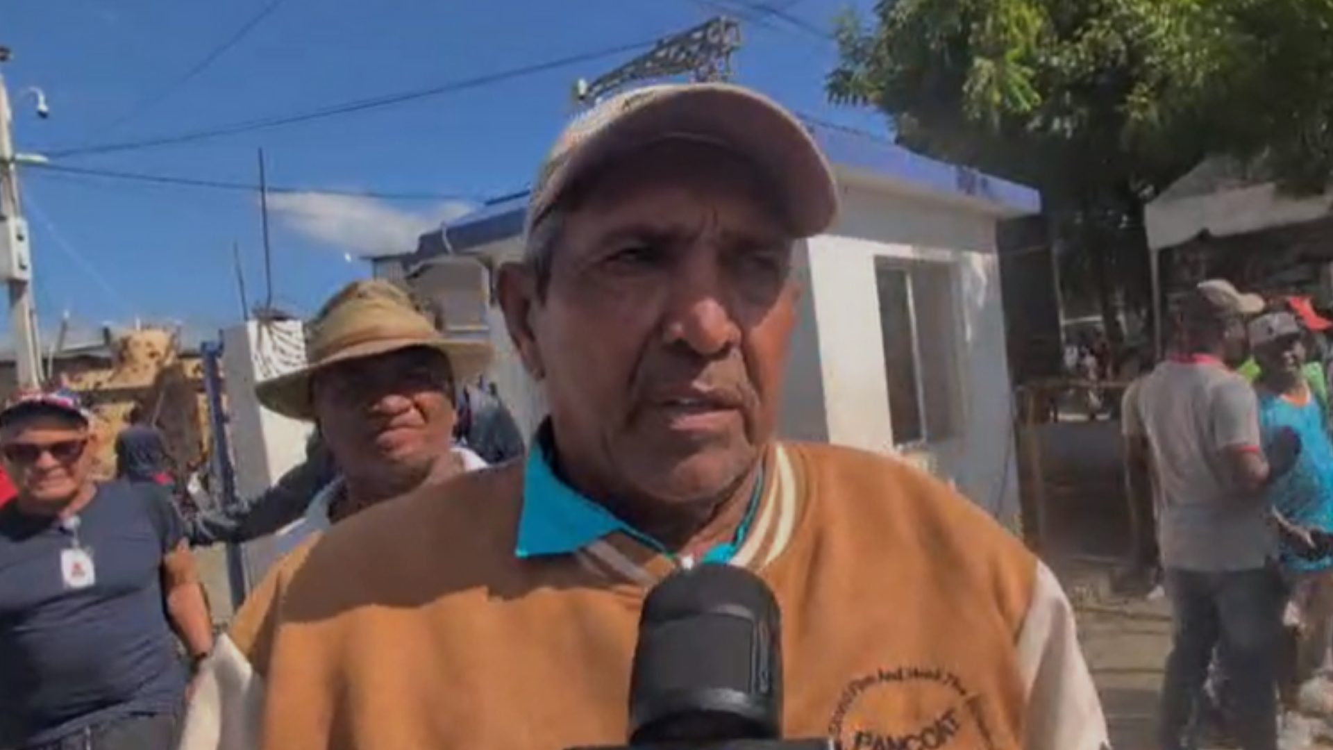 video:-comerciantes-en-dajabon-denuncian-cobros-abusivos-de-aduanas;-amenazan-con-cerrar-la-frontera