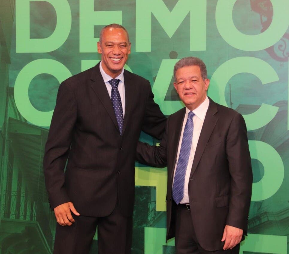 leonel-fernandez-y-felipe-payano-elogian-al-mauricio-baez