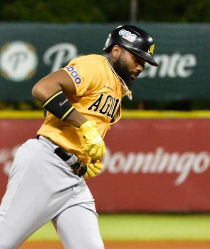 las-aguilas-cibaenas-envuelven-a-los-toros