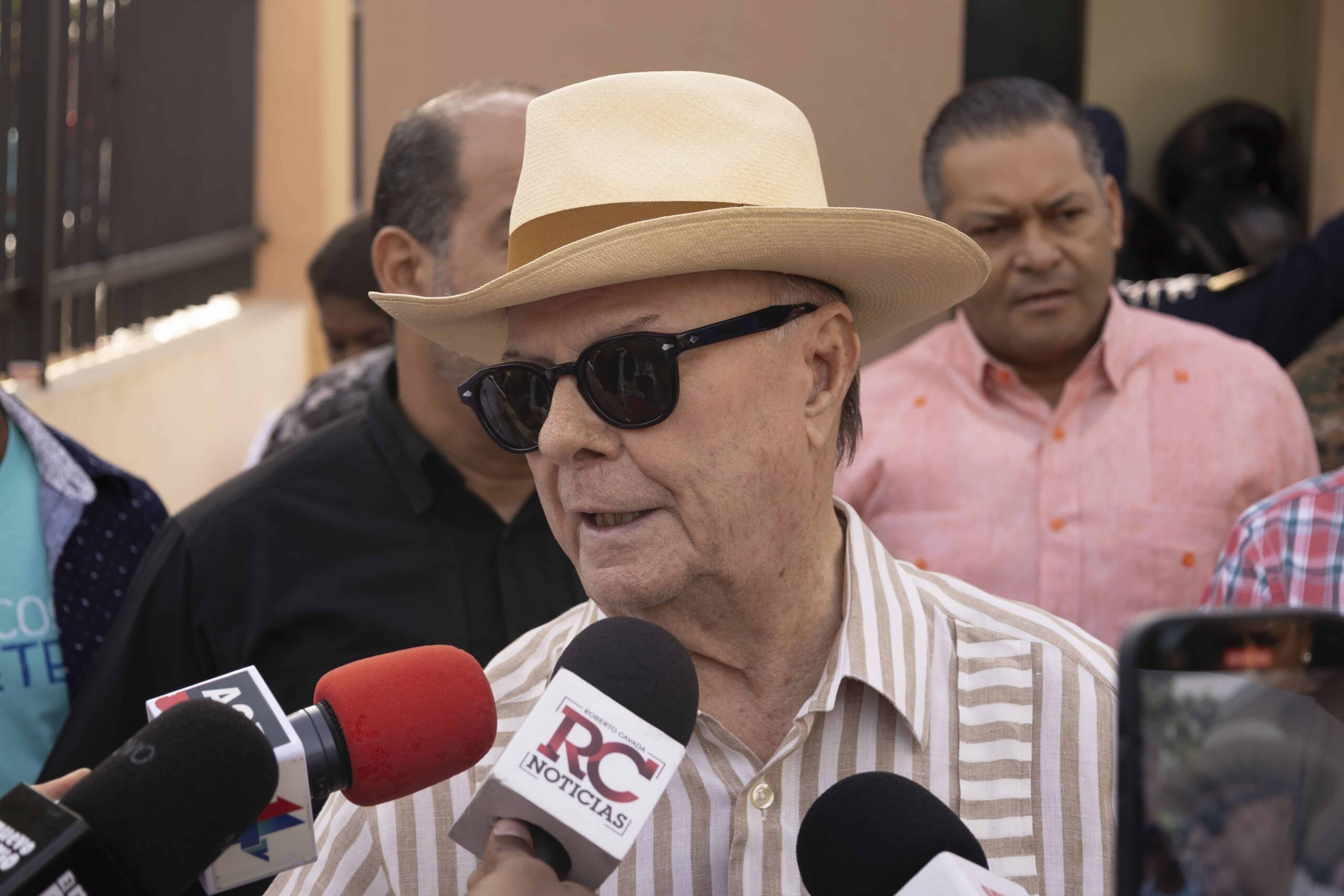 “estoy-sorprendido”-dice-hipolito-mejia-sobre-sentencia-que-permite-relaciones-homosexuales-en-cuerpos-castrenses