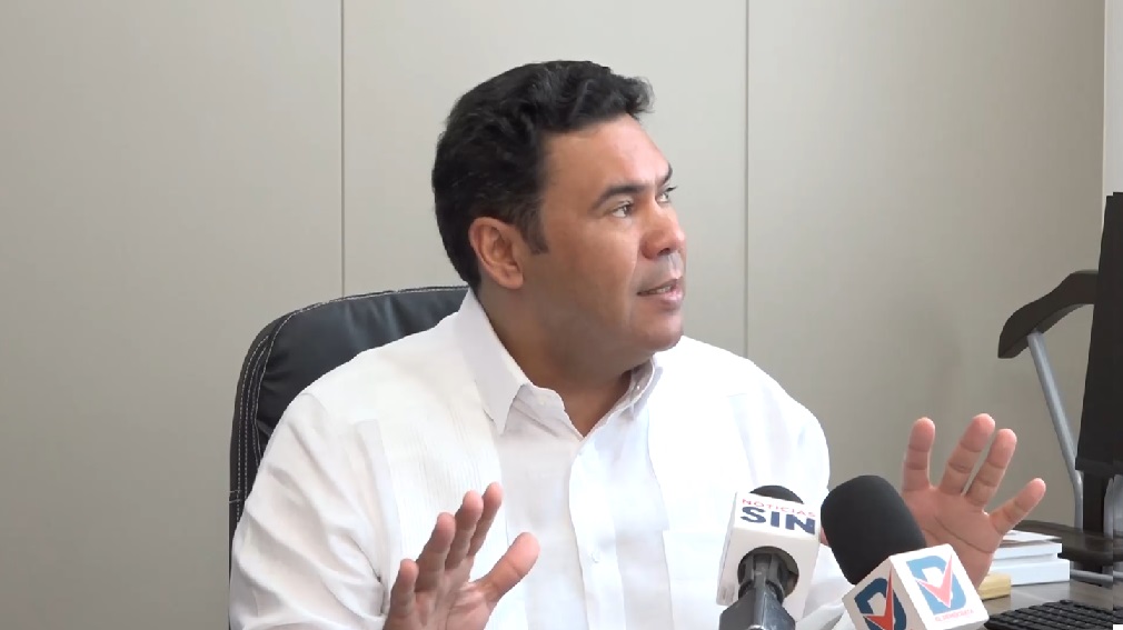 senador-cholitin-admite-que-david-collado-lidera-encuestas-internas-del-prm,-aunque-respalda-a-yayo