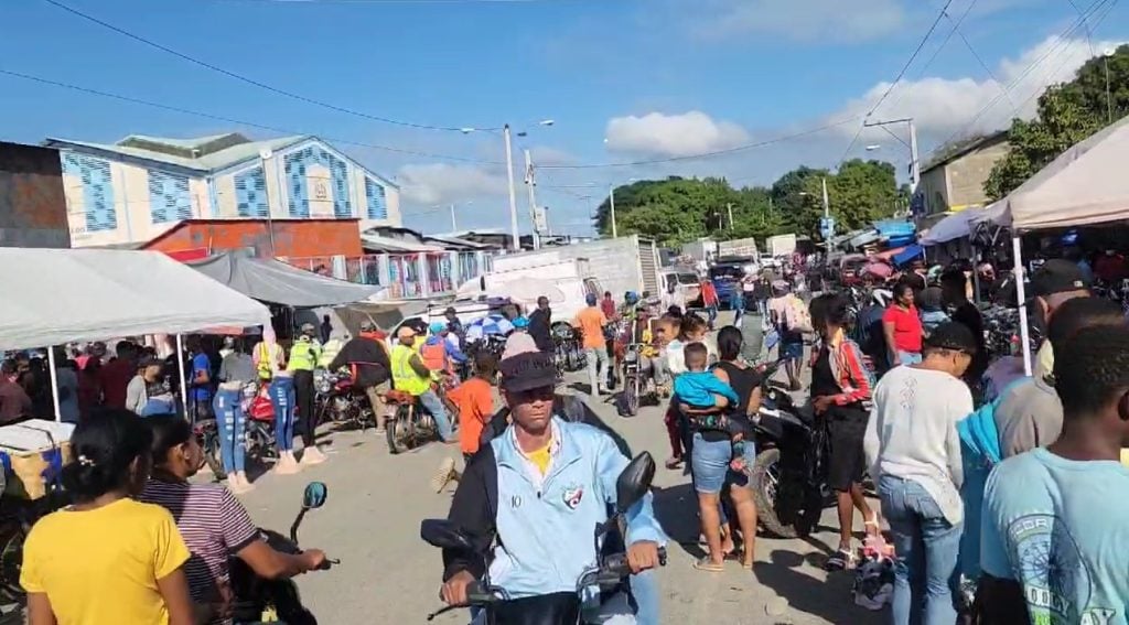 video:-comerciantes-en-el-mercado-de-dajabon-anuncian-cierre-para-el-proximo-lunes-por-cobros-en-aduanas