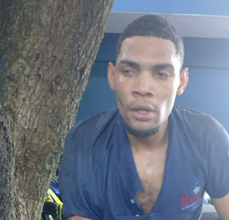 video:-hombre-hiere-a-punaladas-a-su-pareja-y-a-su-padre-en-los-alcarrizos