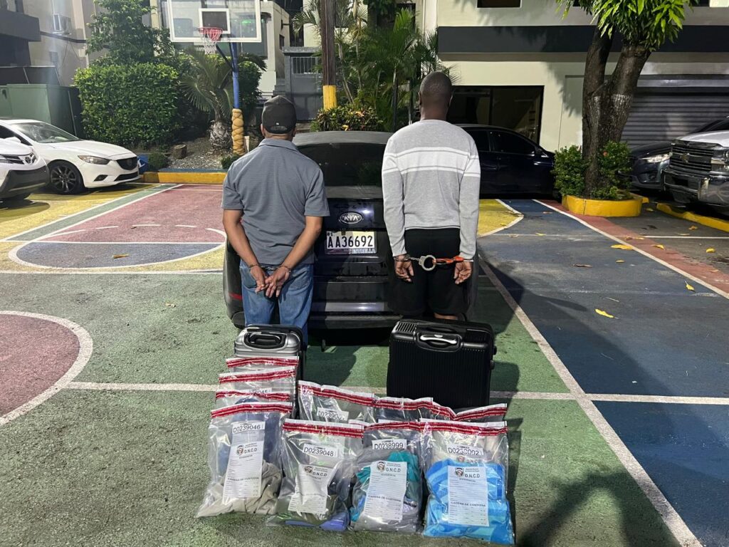 en-pantalones,-toallas-y-boxers-ocultan-presunta-cocaina-detienen-a-hombres-en-sde