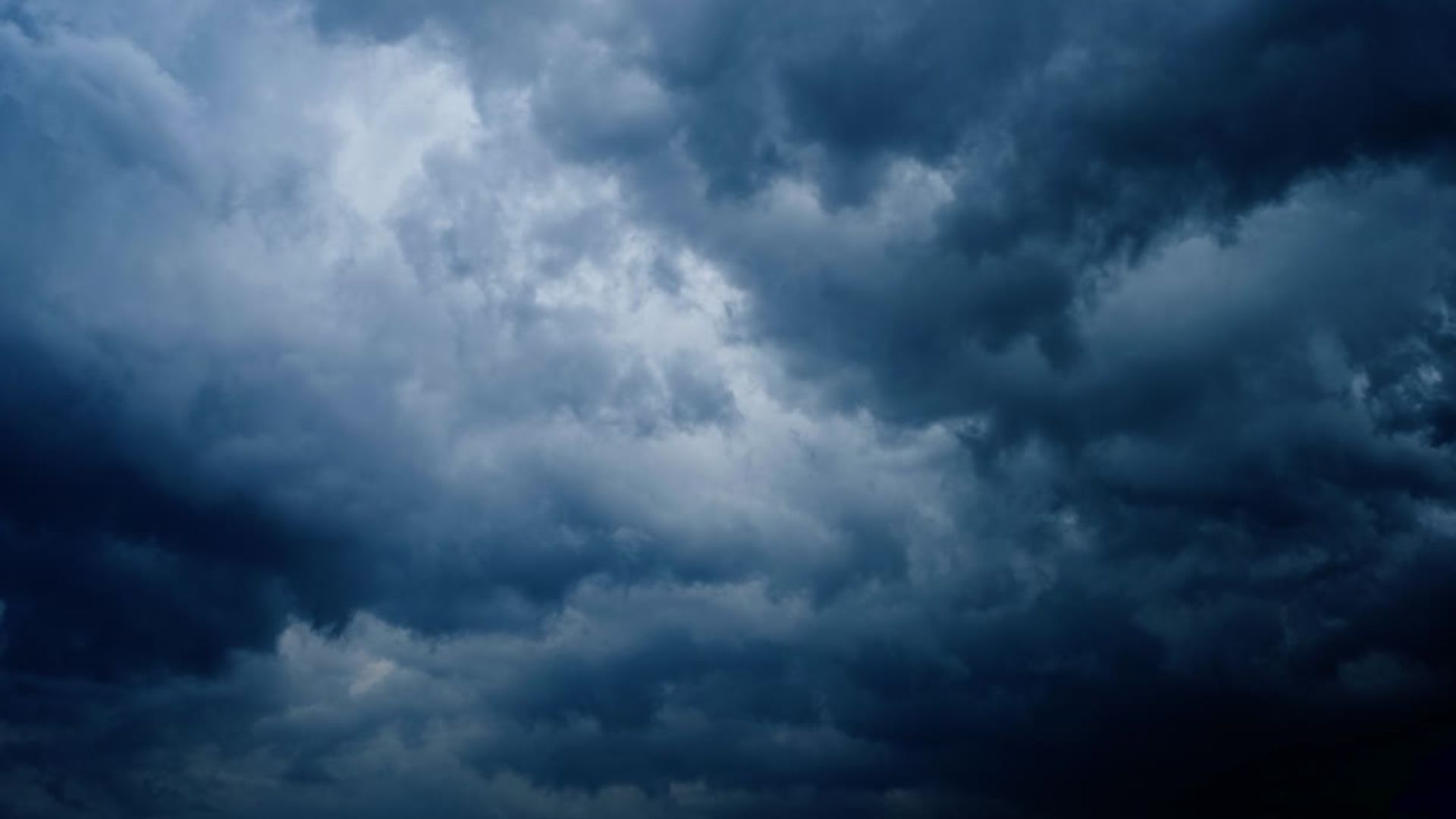 pocas-lluvias-en-la-manana-y-chubascos-locales-en-la-tarde-de-este-lunes