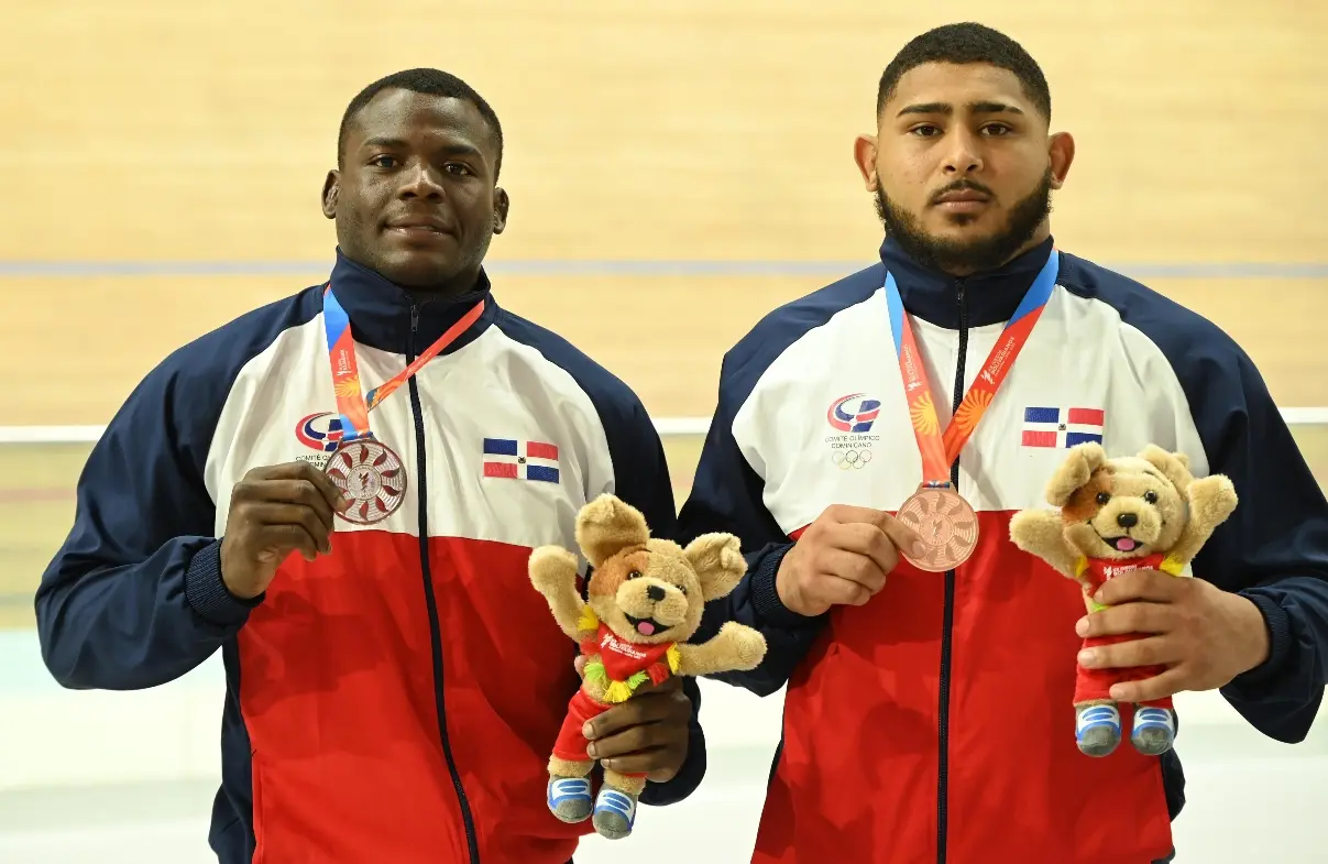 adames-y-nunez-encarnacion-suben-al-podium-en-estilo-greco-lucha-libre