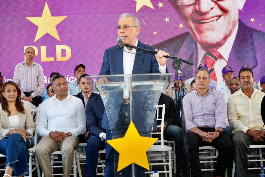 danilo-medina-denuncia-improvisacion-gubernamental-y-retrocesos-en-educacion