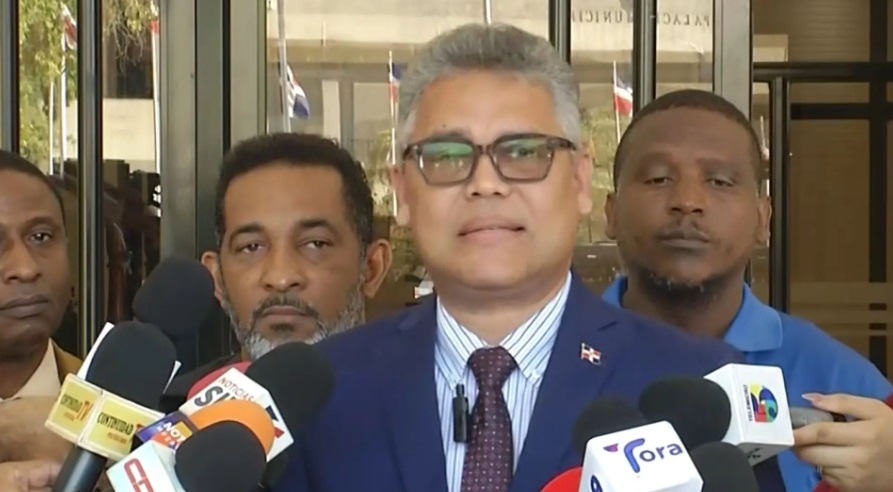 carlos-pena-solicita-juicio-politico-a-jueces-del-tribunal-constitucional-por-fallo-sobre-relaciones-homosexuales