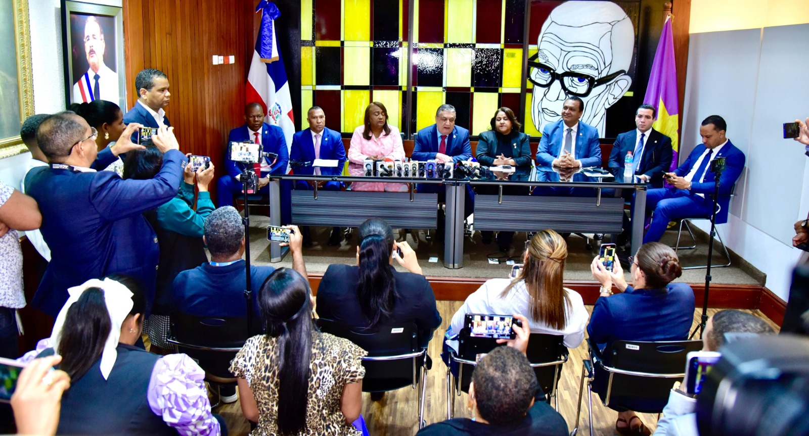 bloque-diputados-del-pld-exige-publicacion-inmediata-de-todos-los-expedientes-de-funcionarios-senalados-por-narcotrafico
