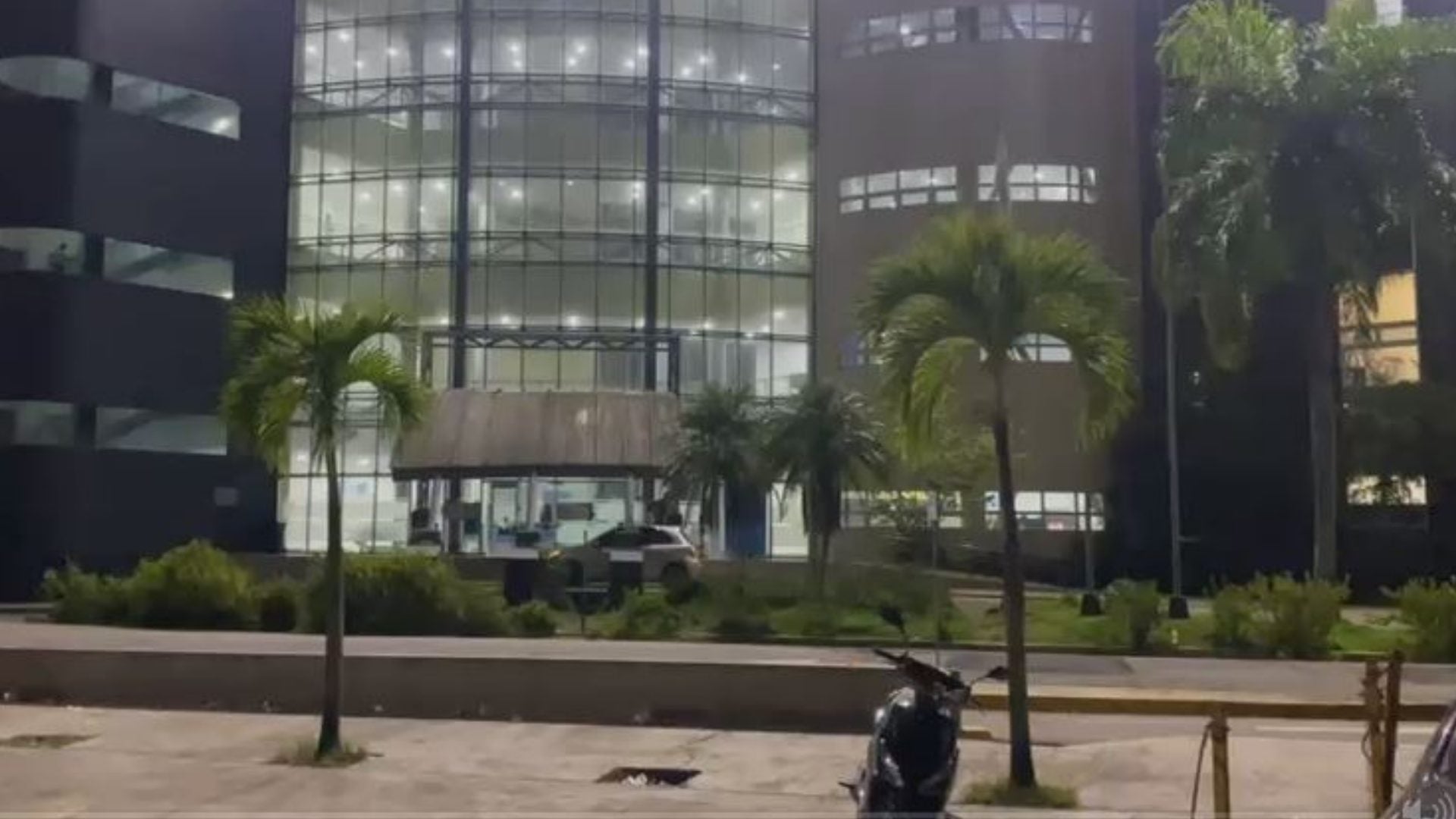 joven-herido-frente-al-palacio-de-justicia-de-sde-permanece-en-cuidados-intensivos