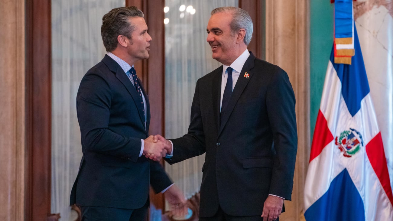 pete-hegseth-advierte-a-los-narcotraficantes:-“estamos-muy-serios-en-esta-mision”