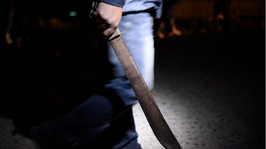 joven-de-18-anos-herida-en-el-cuello-por-su-exnovio-con-machete