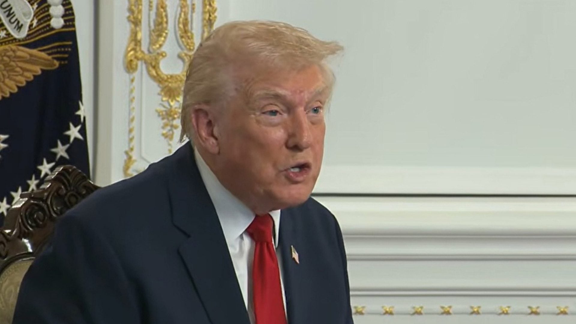 video:-trump-le-dice-estupida-a-periodista-por-preguntarle-por-que-culpa-a-biden-del-tiroteo-en-washington