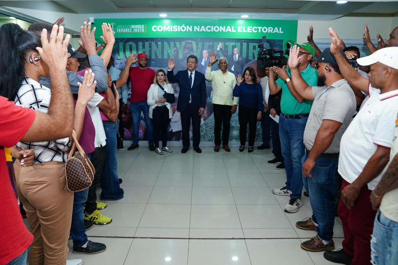 renuncia-del-prm-el-dirigente-puertoplateno-pedro-alejandro-aguirre;-se-juramenta-en-la-fuerza-del-pueblo