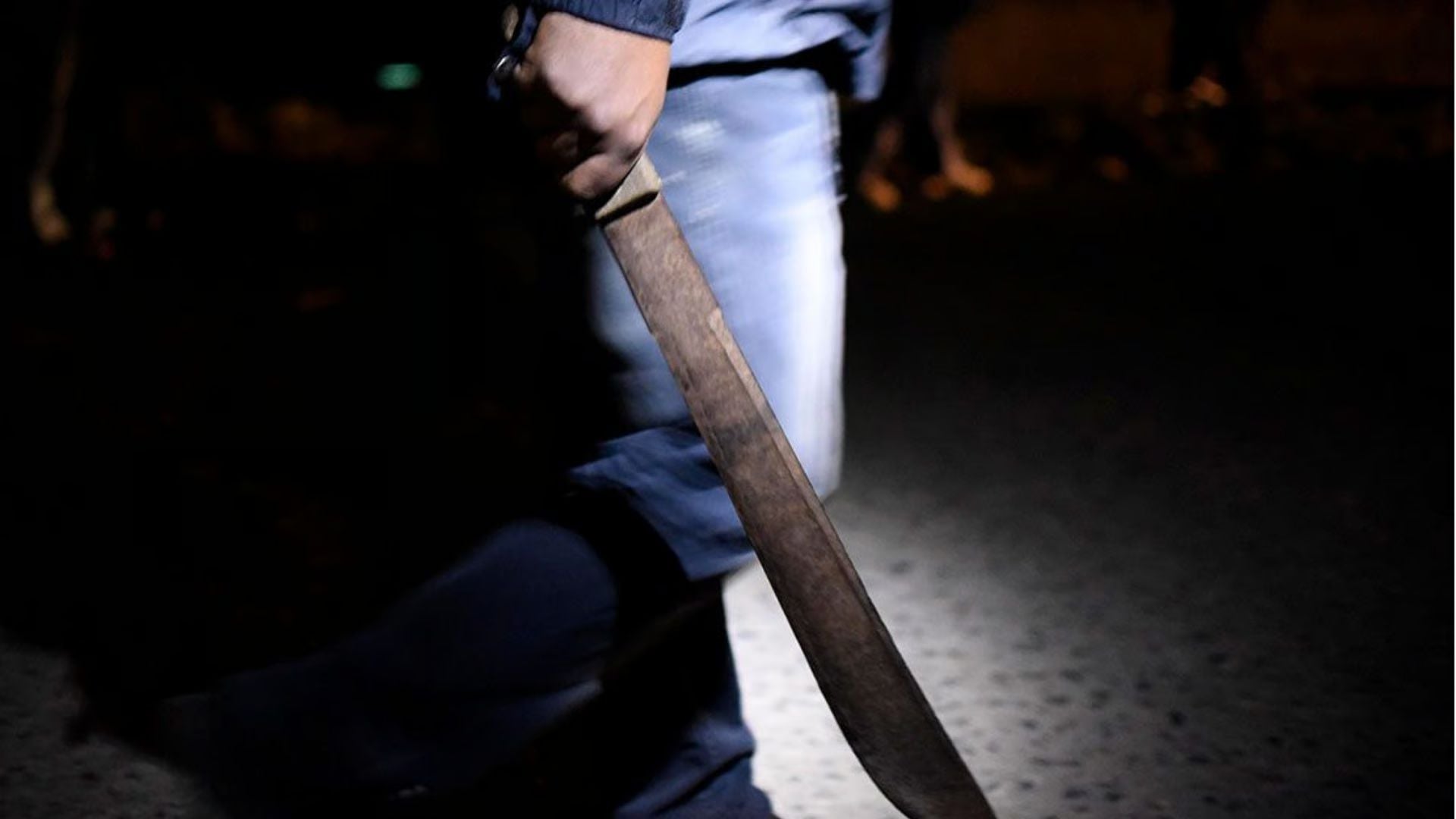 en-estado-delicado-se-mantiene-joven-de-19-anos-agredida-con-un-machete-por-su-exnovio