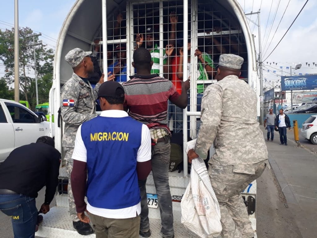 migracion-detiene-a-1,194-haitianos-en-condicion-migratoria-irregular;-deportan-a-mas-de-mil