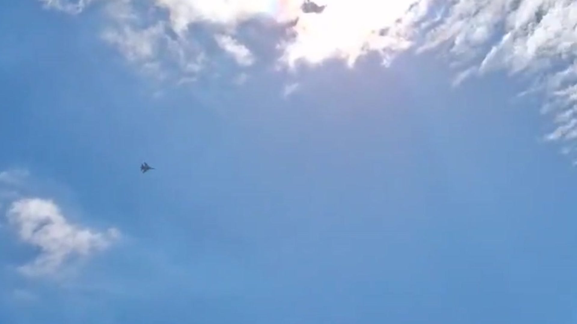 video:-aviacion-militar-bolivariana-sobrevuela-espacios-aereos-de-valencia-y-maracay