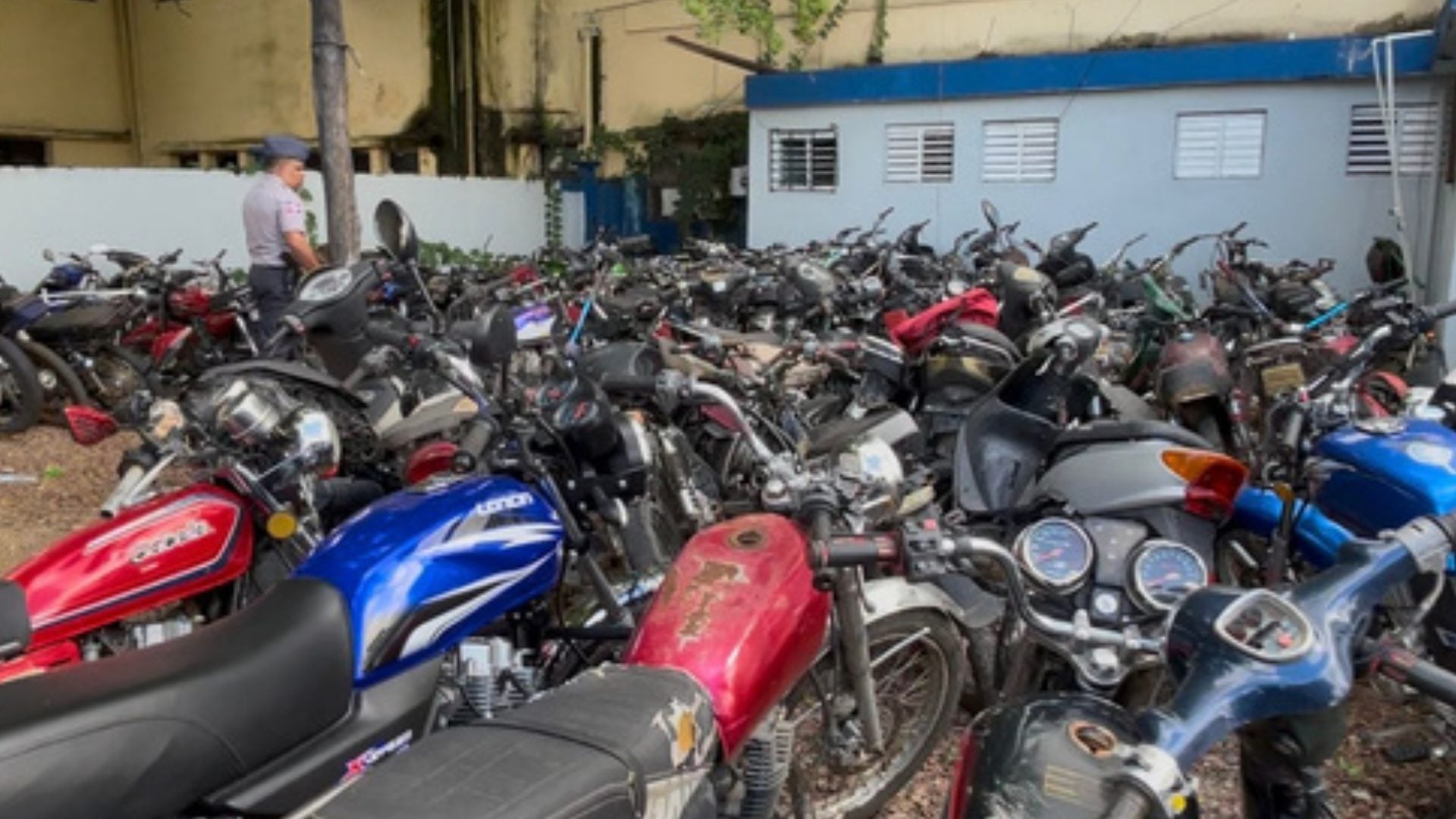 video:-ocupan-armas-de-fabricacion-casera-y-retienen-motocicletas-en-cotui