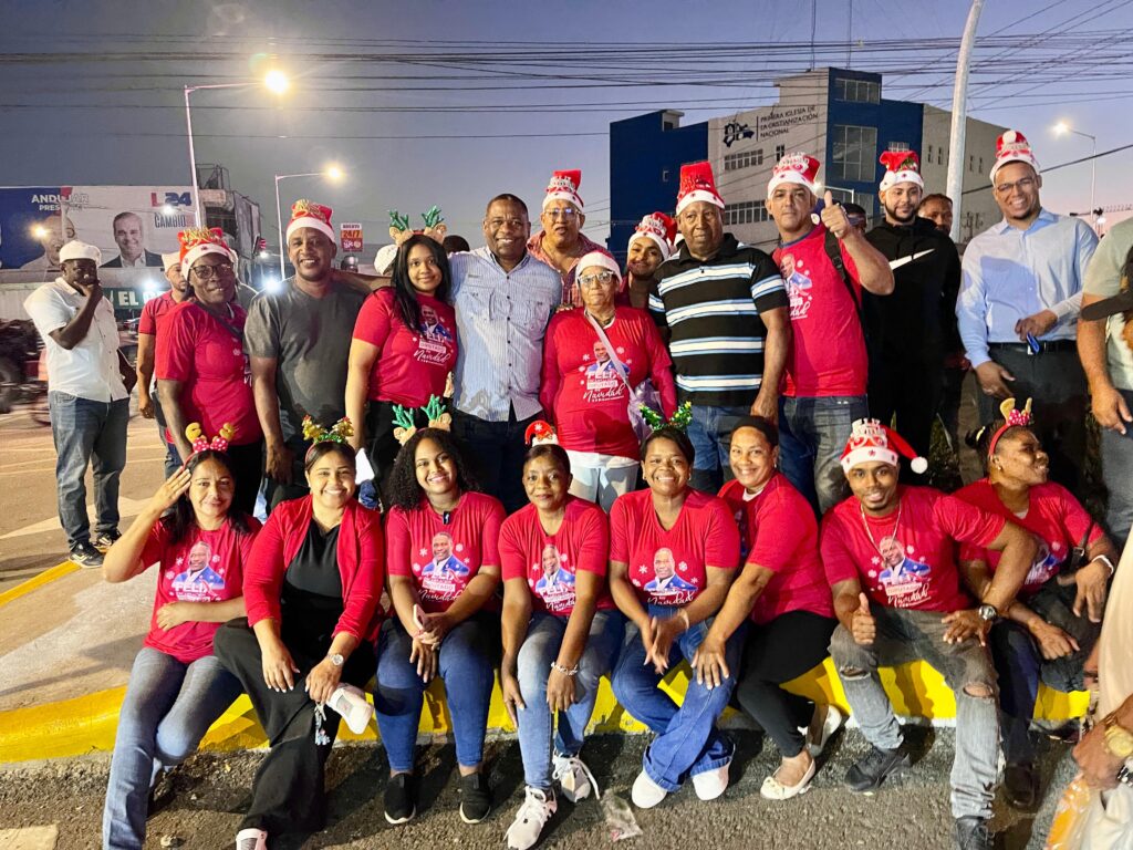 santo-domingo-oeste-disfruta-las-“mananitas-navidenas”-con-diputado-encarnacion