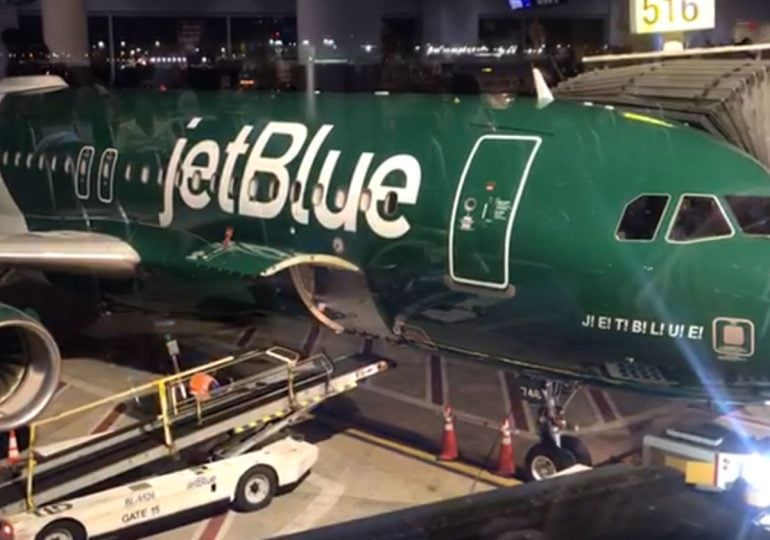 avion-rumbo-a-santo-domingo-regresa-a-terminal-tras-falla-tecnica