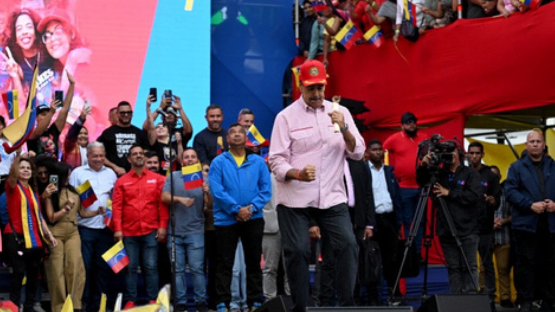 video:-nicolas-maduro-vuelve-a-bailar-tras-ultimatum-de-trump