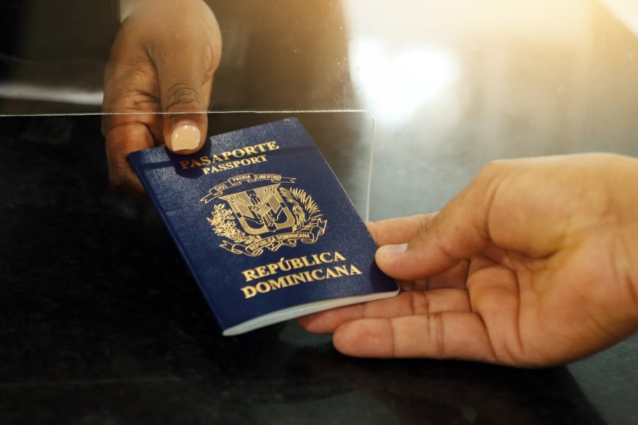 rd-extiende-exencion-de-vigencia-de-6-meses-en-pasaportes-para-turistas